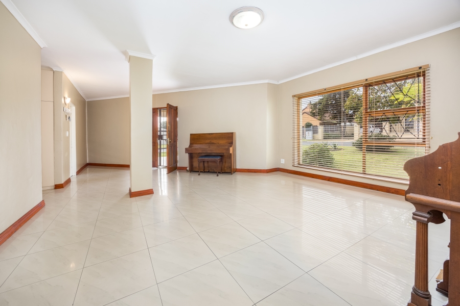 6 Bedroom Property for Sale in Elim Western Cape